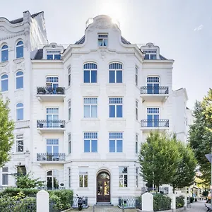 Apartment Generous Family-apartment With Two Seperate Bedrooms Close To The U-bahn Hamburg