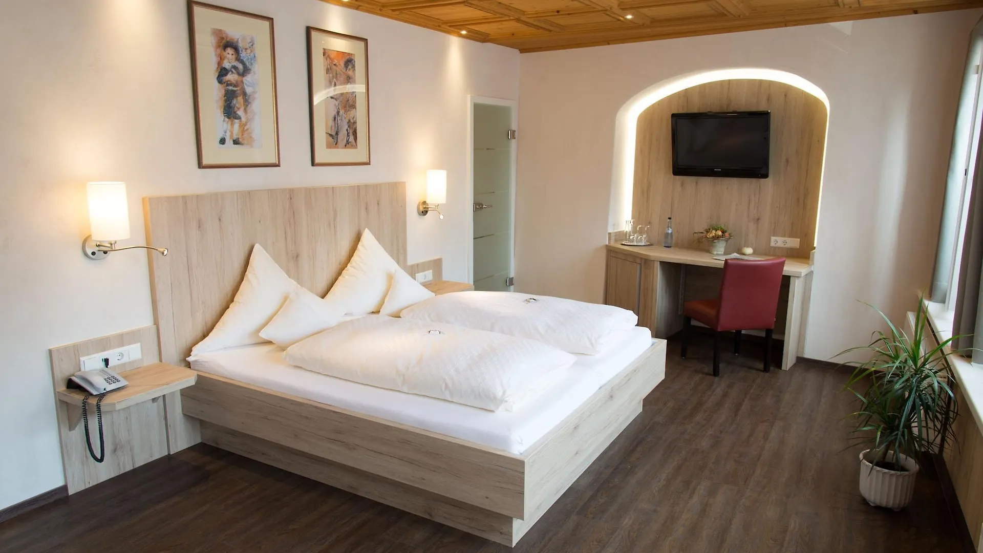 Hotel Deutsches Haus Dinkelsbühl 4*,  Γερμανία